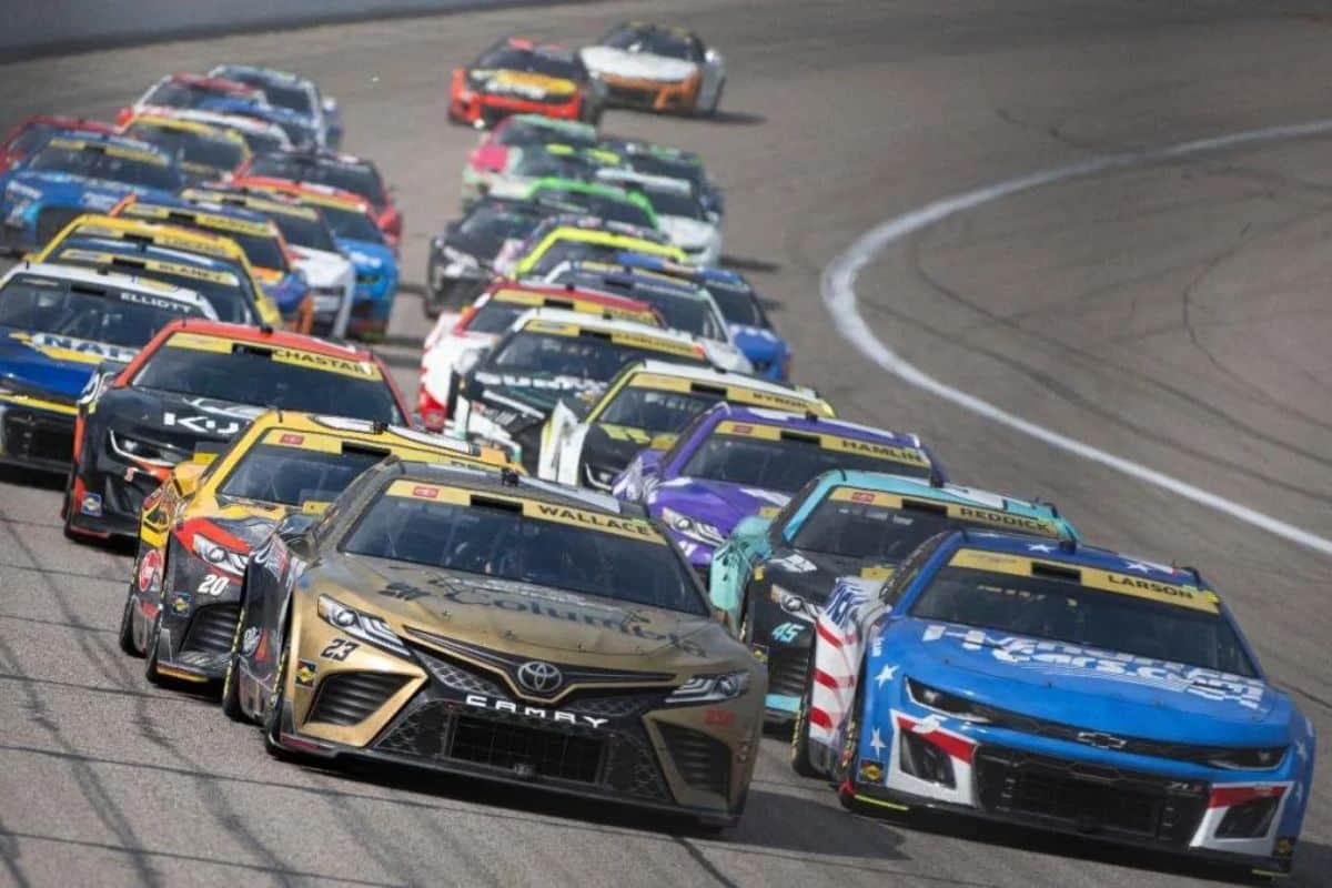 Fox Ends Nascar Race Hub Fans Claim Nascar Is Dying