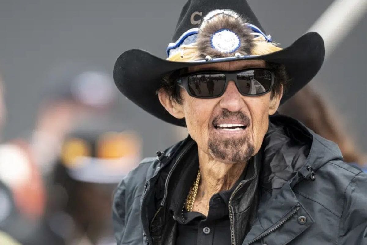 Fans Urge Richard Petty 2