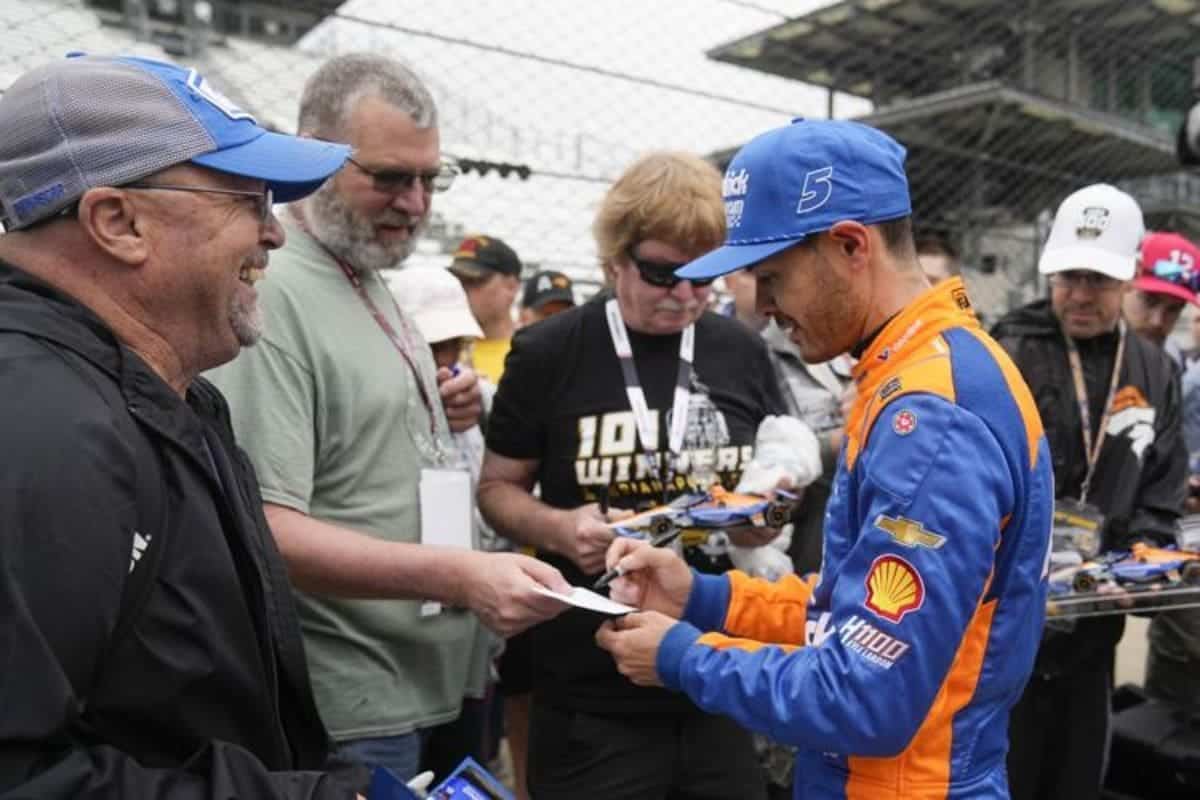 Richard Petty Backs Kyle Larson's Waiver