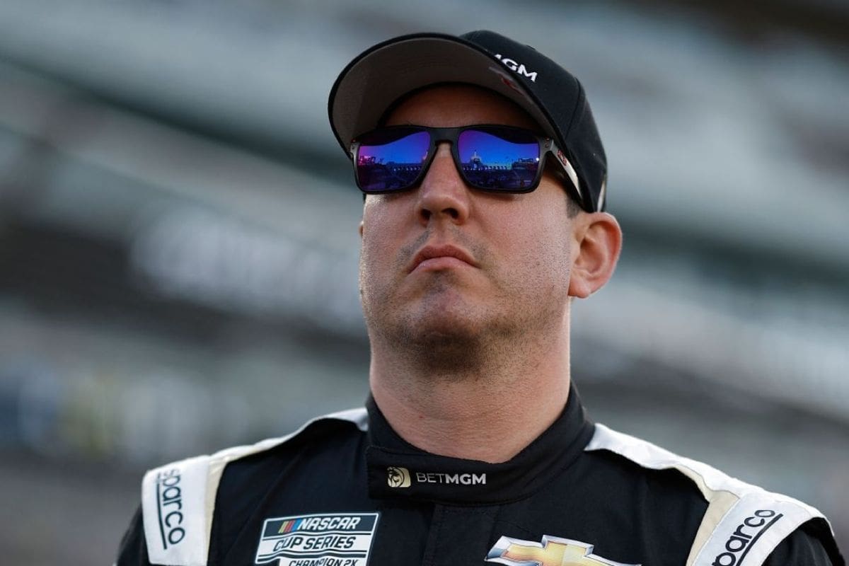 Kevin Harvick Derails Busch's HMS Return 3