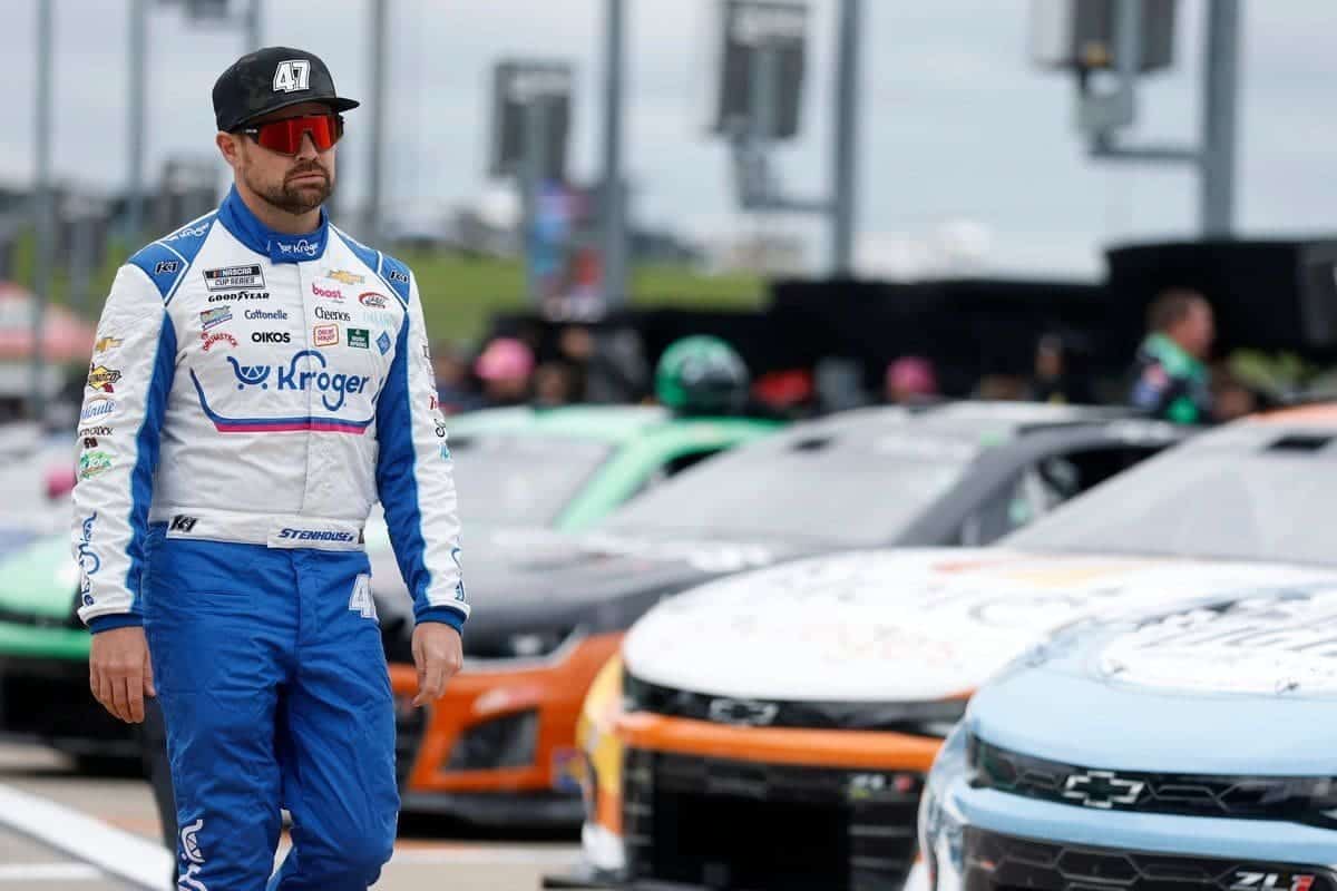 NASCAR Fans Demand Justice for Stenhouse 2