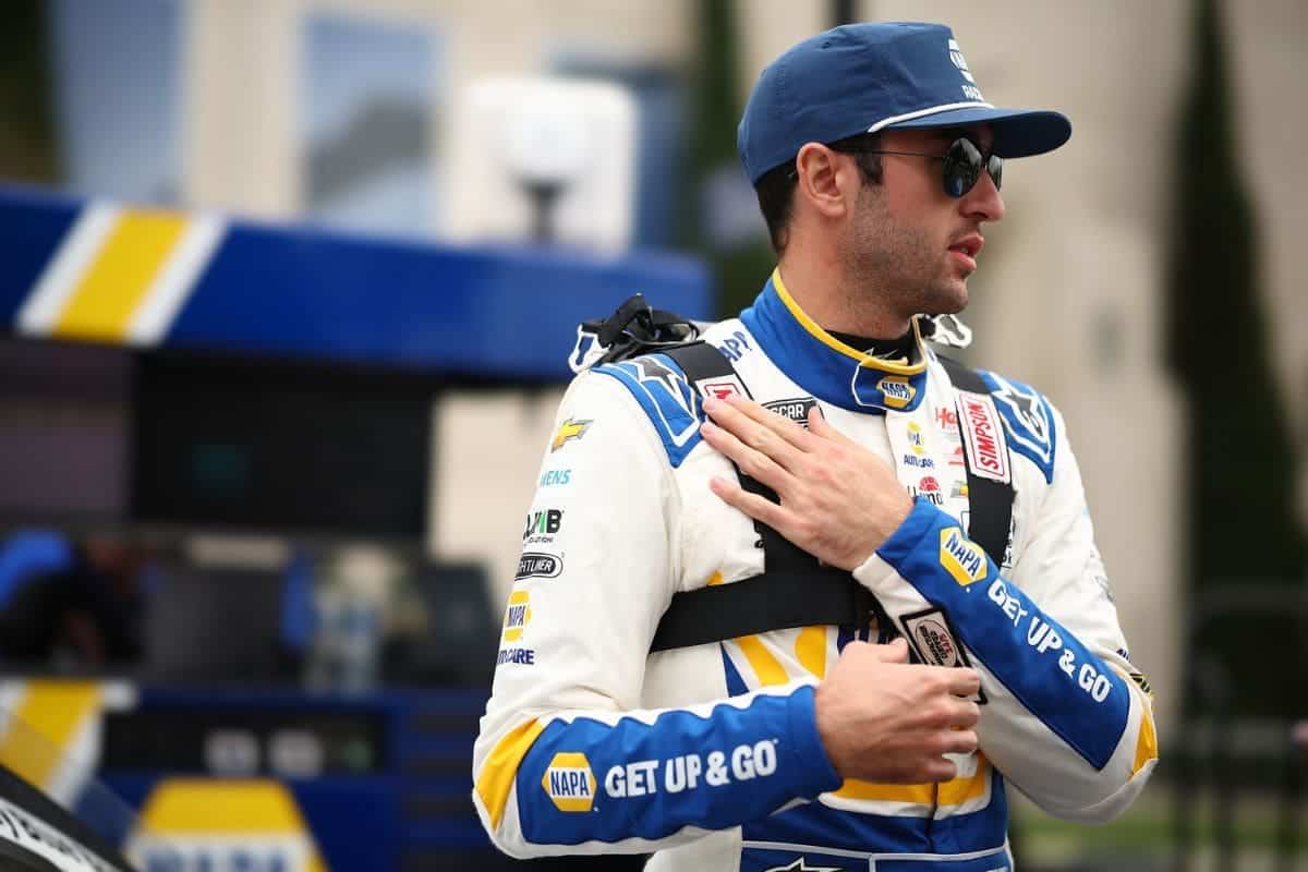 Chase Elliott Backs Iowa (3)