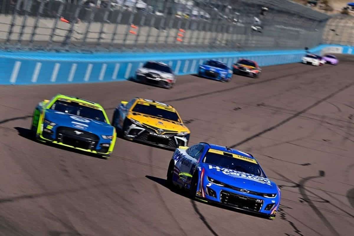 FOX Secures Historic TV Deal With Nascar 