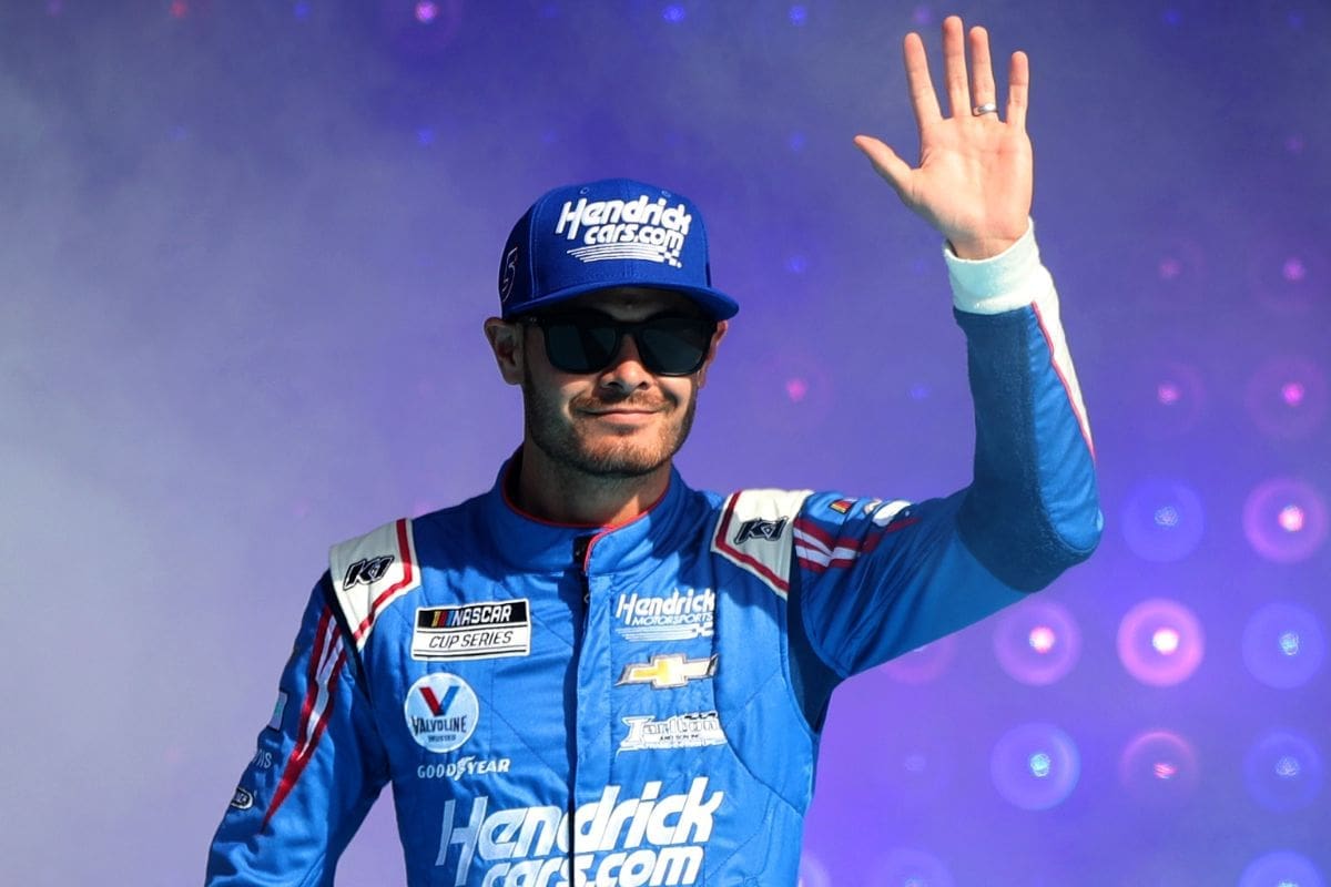 Fans Compare Larson to Earnhardt Jr. 1