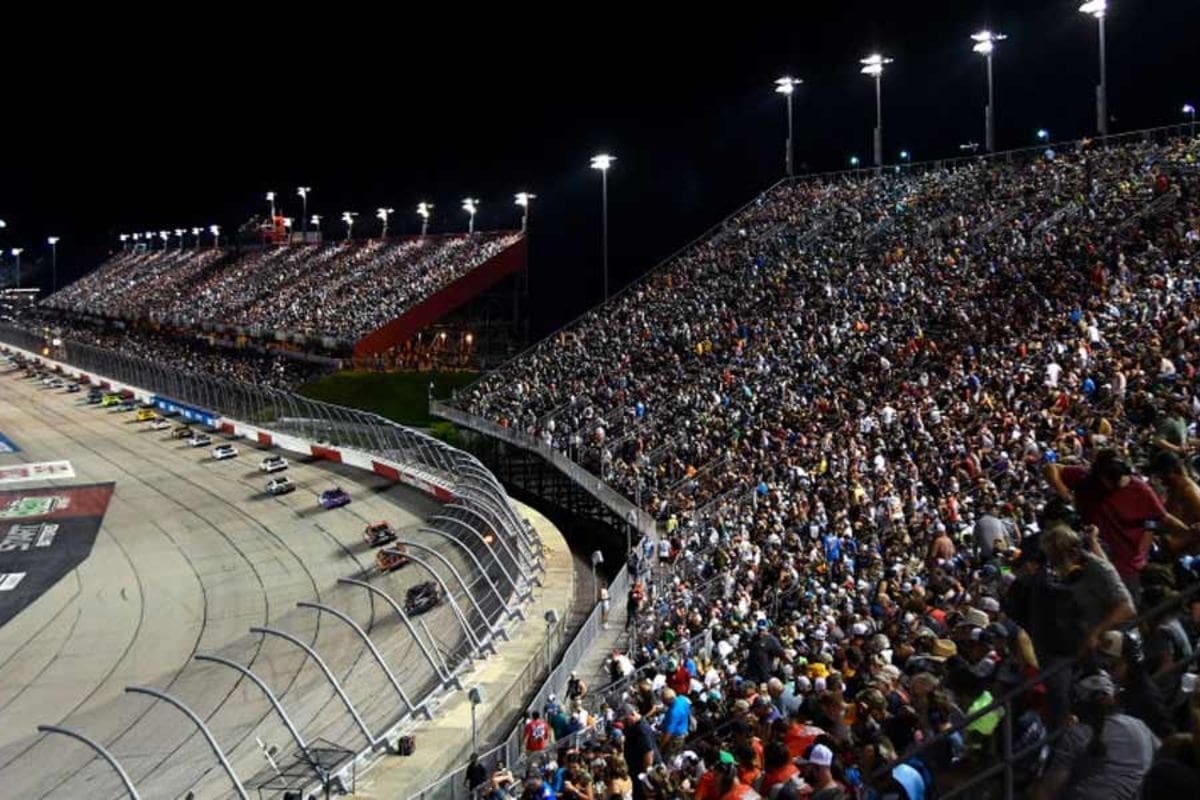 Fans Criticize NASCAR Over Iowa Blunder 3